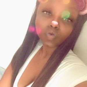 Meet your Posher, Mia